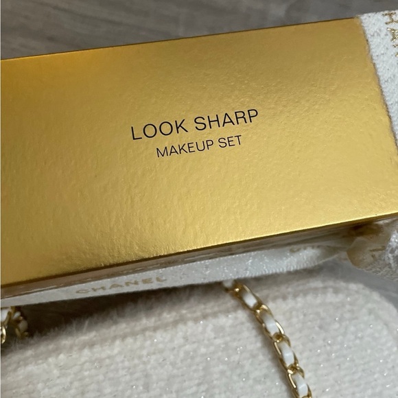 Makeup Set with Pouch - Picture 6 of 8